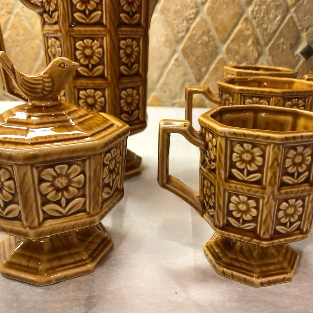 Vintage Retro Daisy Coffee Pot Creamer Sugar & Octagon Mugs 9 Piece Set RARE